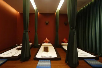 成都龙泉驿泰式按摩的被动瑜伽：当身体被折叠成诗